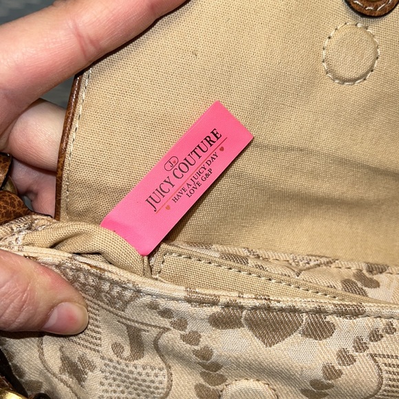 Juicy Couture wristlet - Picture 6 of 7
